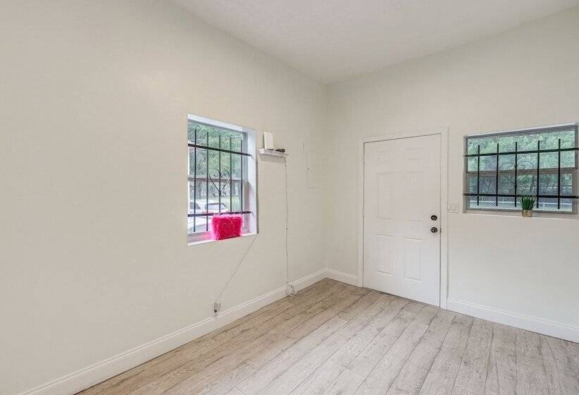 Jacksonville Home, Half Mi To Everbank Stadium!