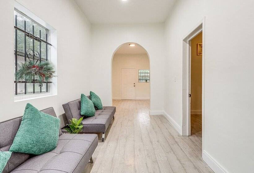 Jacksonville Home, Half Mi To Everbank Stadium!