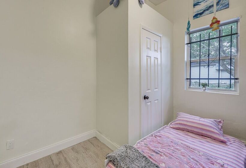 Jacksonville Home, Half Mi To Everbank Stadium!