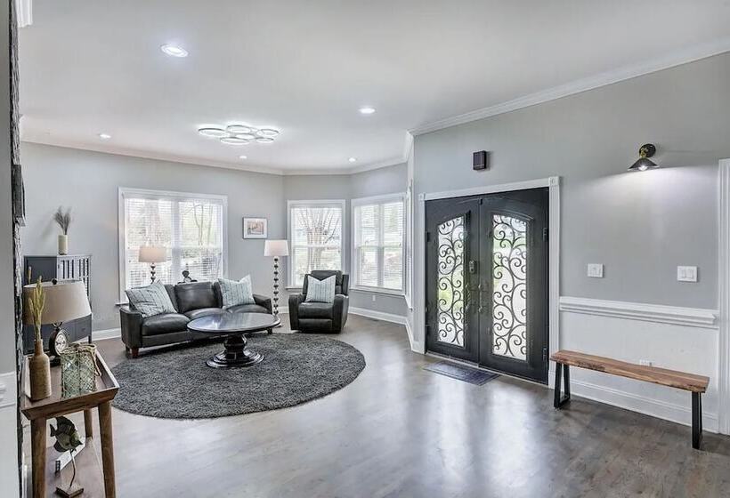 Laid Back Lake Life By Avantstay Waterfront View