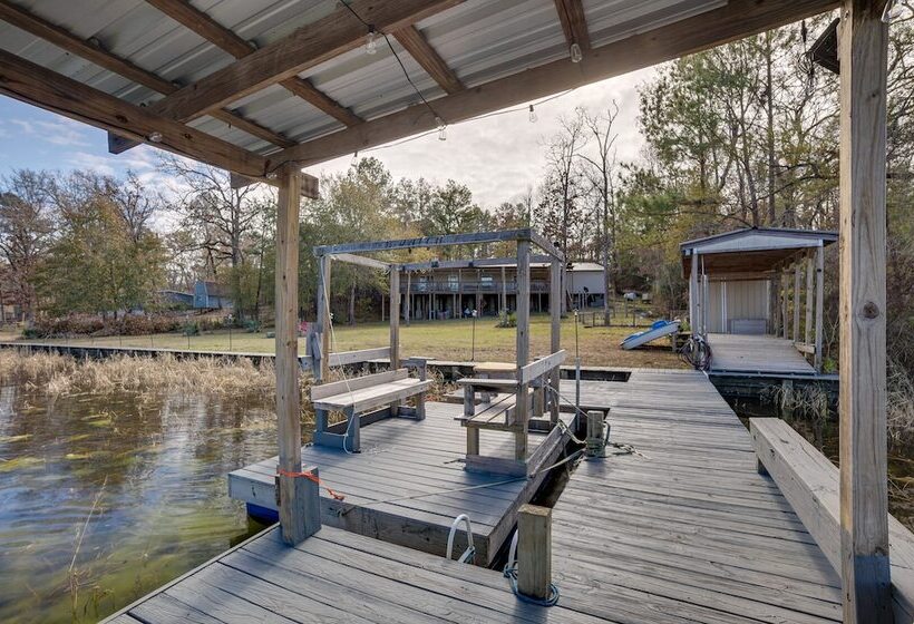 Lake Livingston Home W/ Dock & Deck!