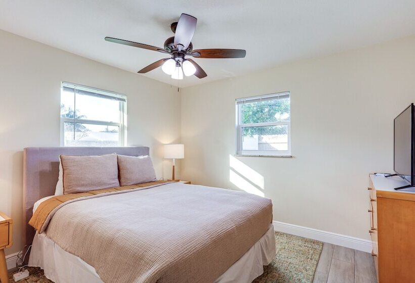 5 Mi To Beaches: Hot Tub Haven In Lake Worth