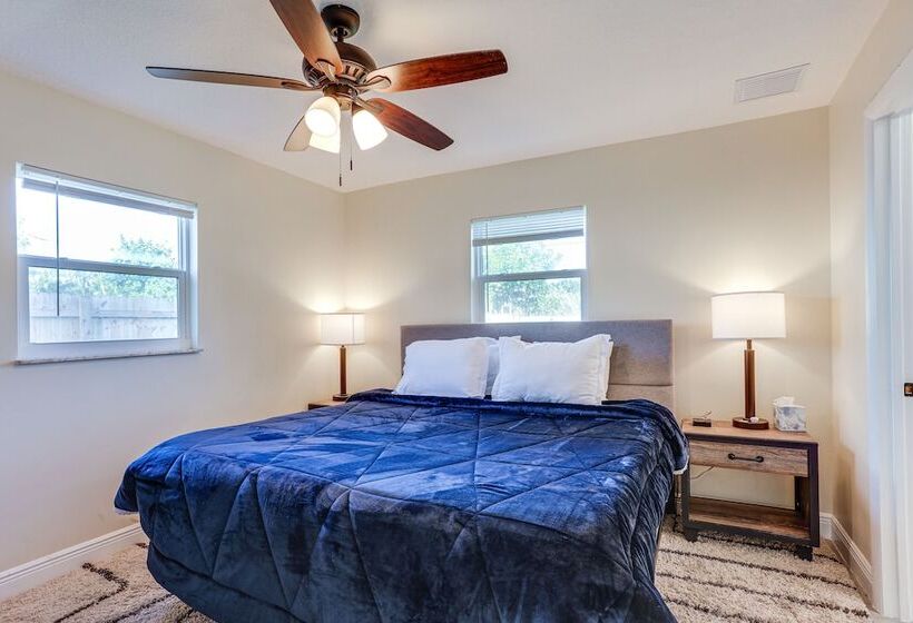 5 Mi To Beaches: Hot Tub Haven In Lake Worth