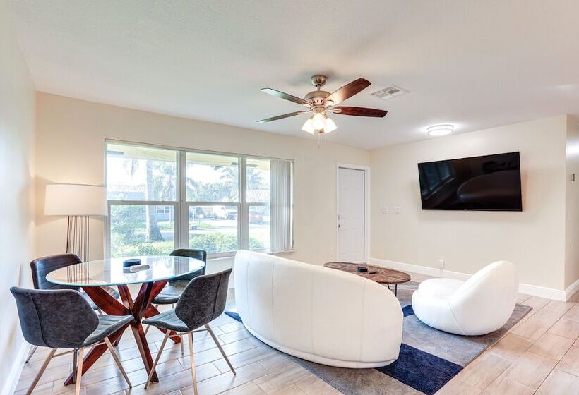 5 Mi To Beaches: Hot Tub Haven In Lake Worth