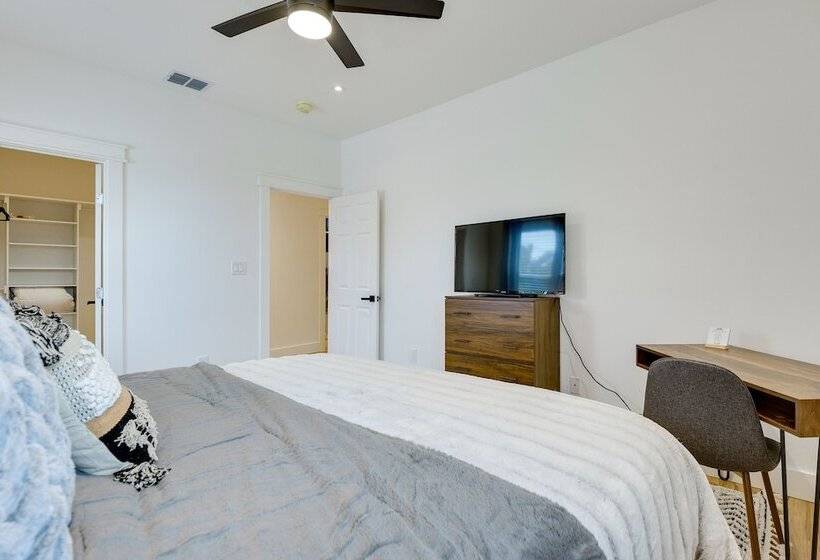 Lakefront Granbury Home With Fire Pit & Grill!