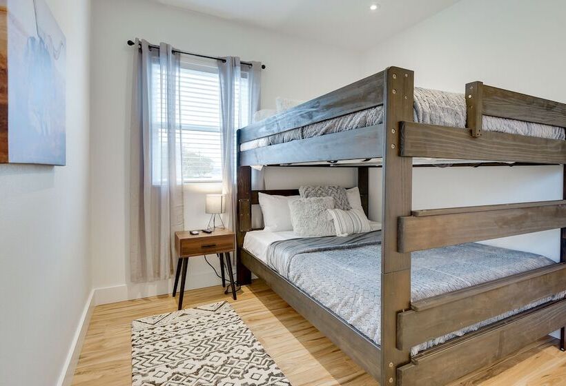 Lakefront Granbury Home With Fire Pit & Grill!