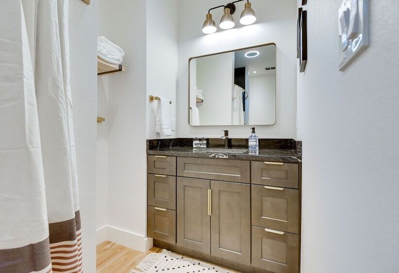 Lakefront Granbury Home With Fire Pit & Grill!