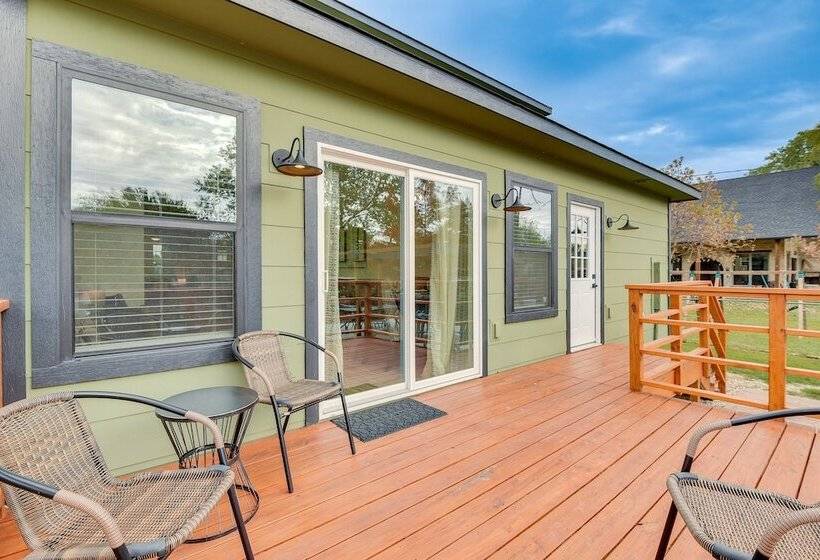 Lakefront Granbury Home With Fire Pit & Grill!