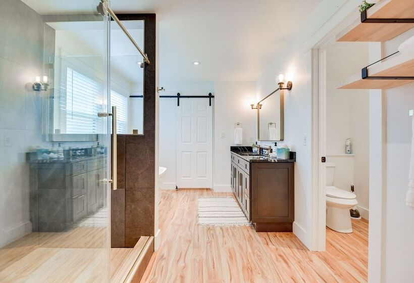 Lakefront Granbury Home With Fire Pit & Grill!