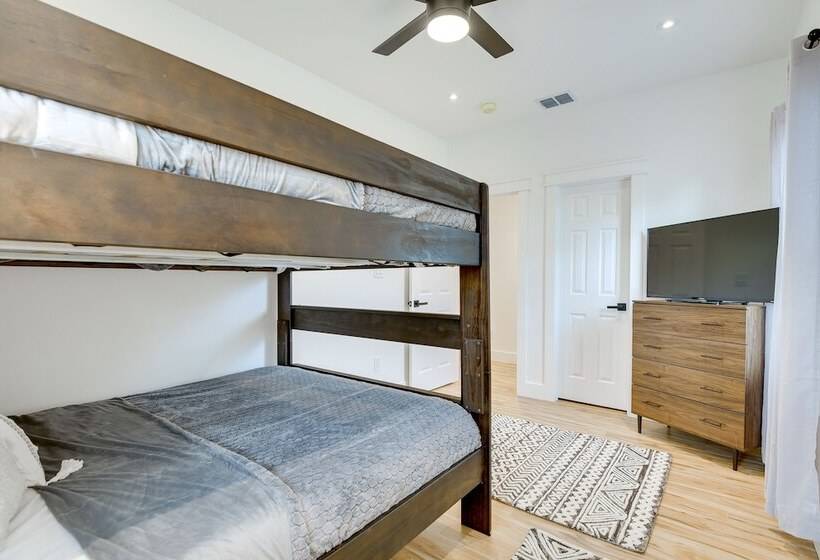 Lakefront Granbury Home With Fire Pit & Grill!