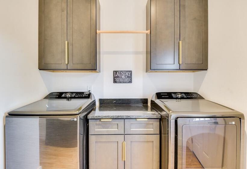 Lakefront Granbury Home With Fire Pit & Grill!