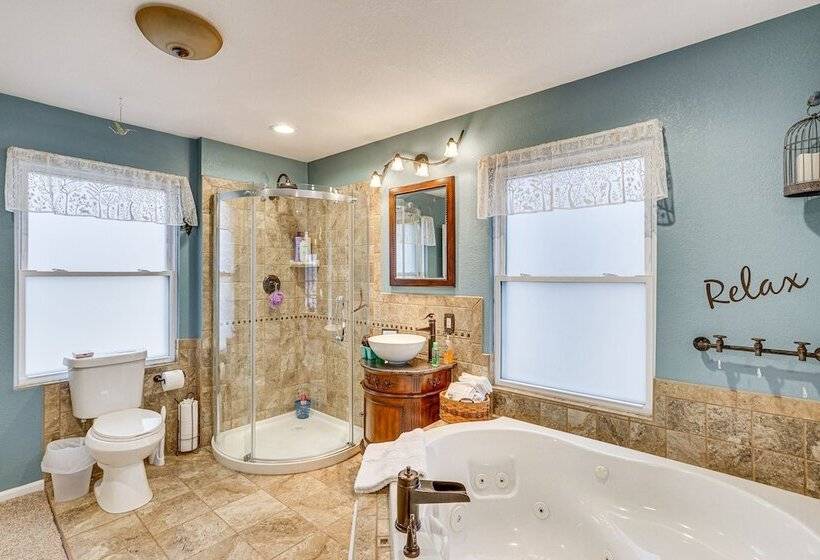 Lakefront Gravois Mills Home W/ Dock, Dogs Welcome