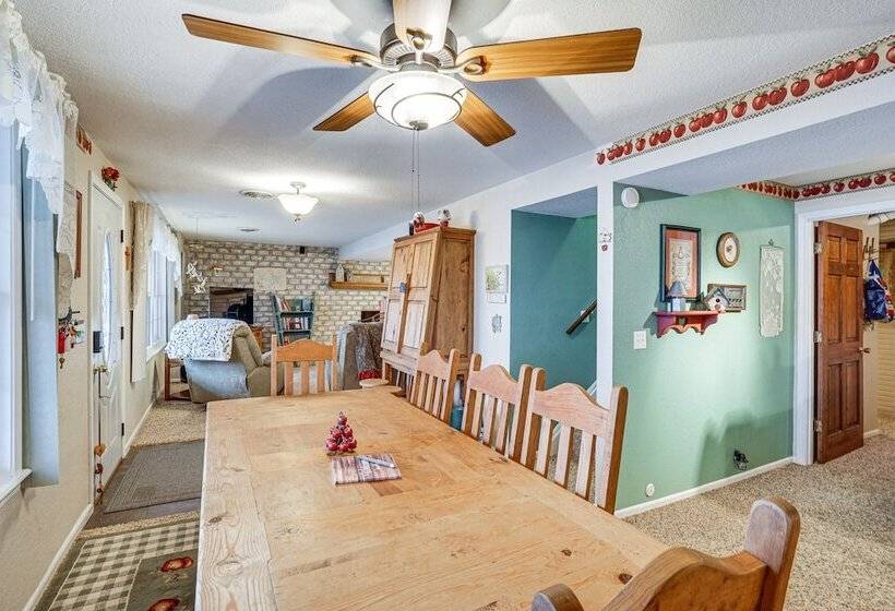 Lakefront Gravois Mills Home W/ Dock, Dogs Welcome