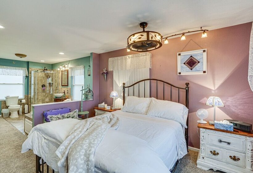 Lakefront Gravois Mills Home W/ Dock, Dogs Welcome