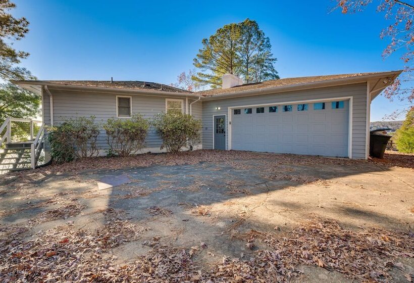 Lakefront Mt Gilead Home W/ Large Dock & Decks!