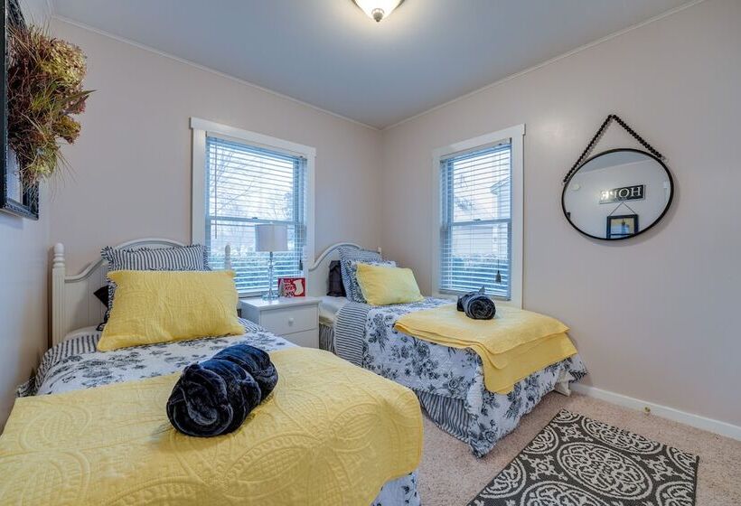 Lakefront Paw Paw Cottage W/ Boats & 2 Docks!