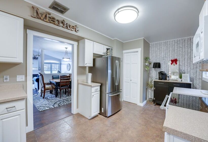 Lakefront Paw Paw Cottage W/ Boats & 2 Docks!