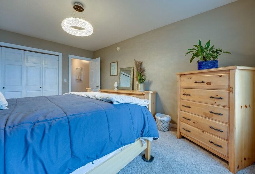 Lakefront Paw Paw Cottage W/ Boats & 2 Docks!