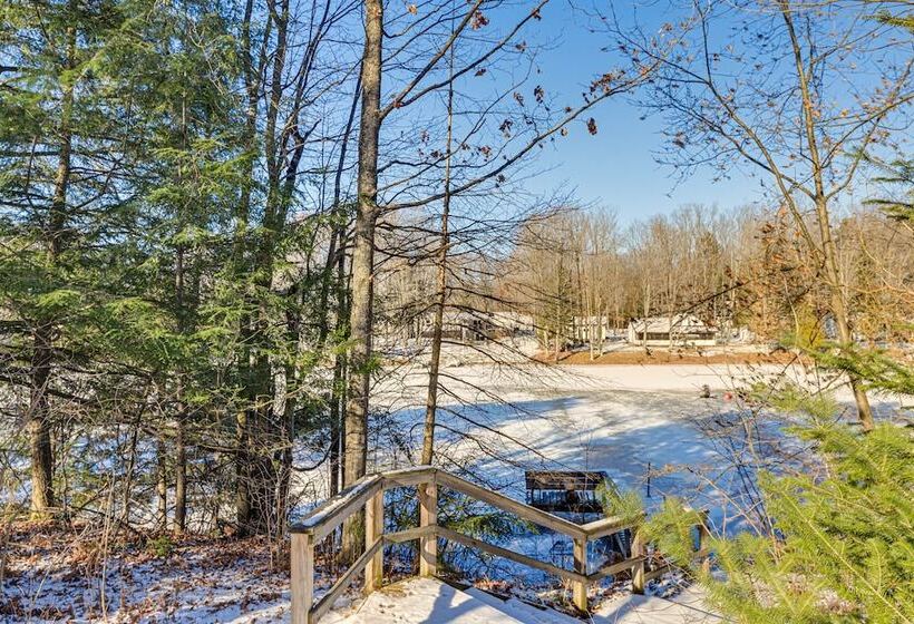 Lakefront Townsend Cabin W/ Fire Pit & Dock!