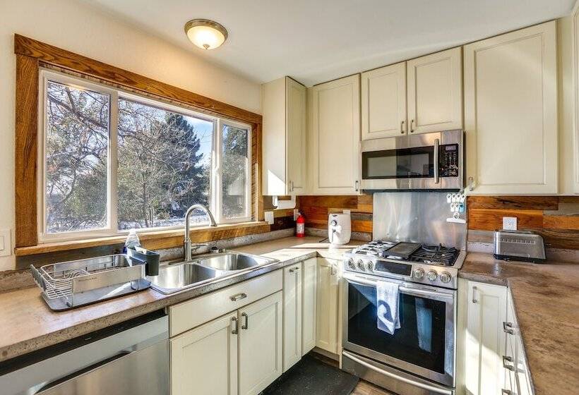 Lakewood Gem W/ Deck ~ 7 Mi To Downtown Denver