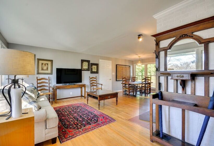 Laptop Friendly Greensboro Home W/ Fireplace!