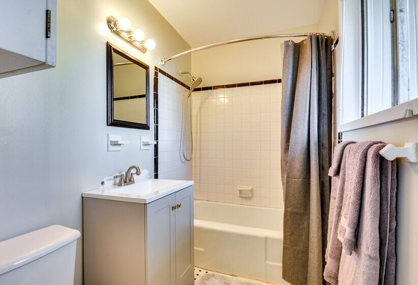 Laptop Friendly Greensboro Home W/ Fireplace!