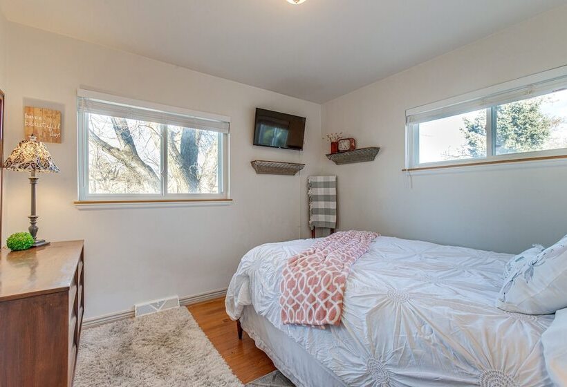 10 Mi To Dtwn Denver: Lakewood Home W/ Patio