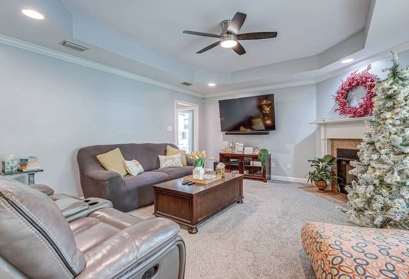 Lovely Prichard Home W/ Yard, Grill & Fireplace!