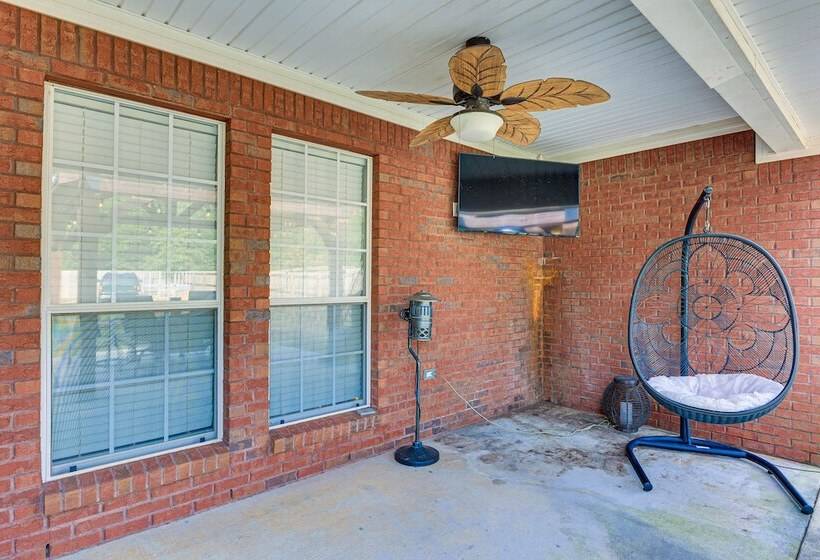 Lovely Prichard Home W/ Yard, Grill & Fireplace!