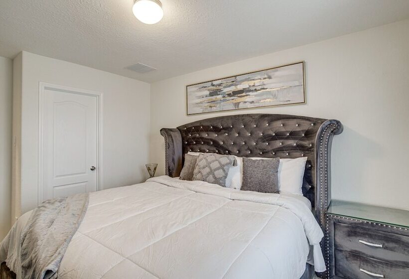 Lovely Richmond Home W/ Outdoor Kitchen & Grill!