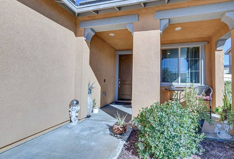 Luxe Beaumont Home W/ Private Pool!