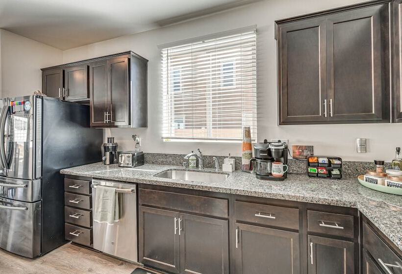 Luxe Beaumont Home W/ Private Pool!