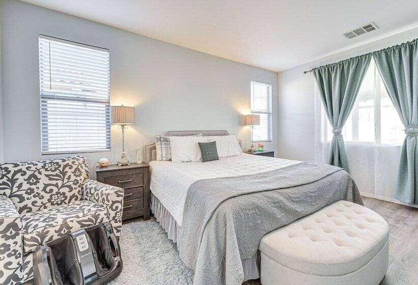 Luxe Beaumont Home W/ Private Pool!