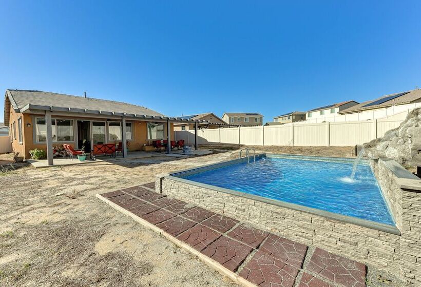 Luxe Beaumont Home W/ Private Pool!