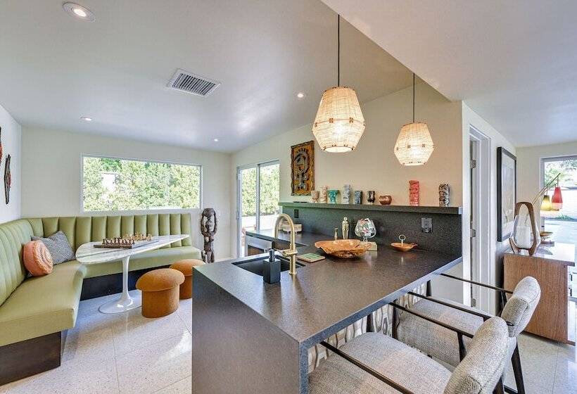 Luxe Palm Springs Home   2 Mi To Downtown!