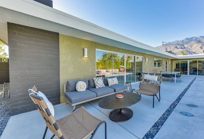 Luxe Palm Springs Home   2 Mi To Downtown!