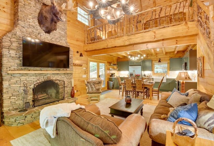 Luxurious Mountain Cabin W/ Chestatee River Access