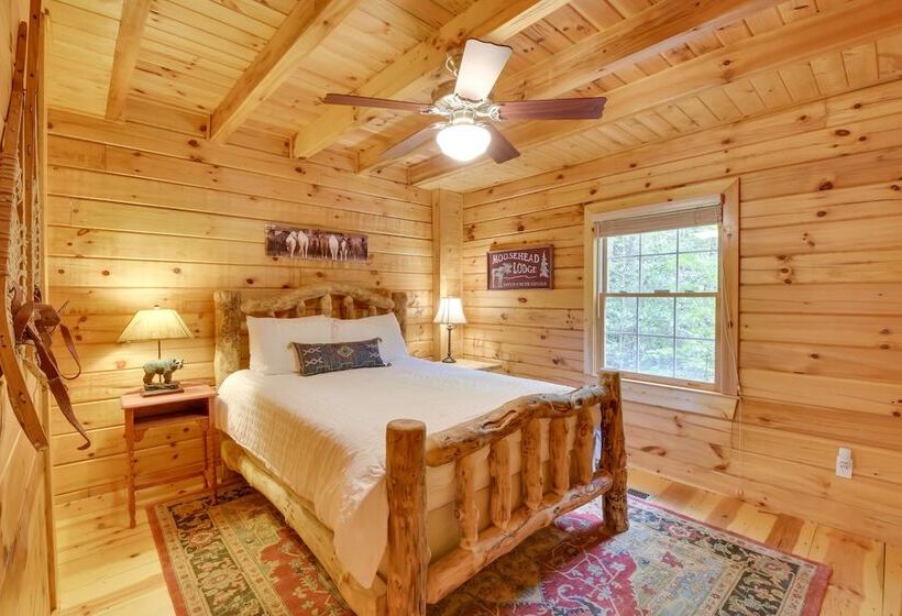 Luxurious Mountain Cabin W/ Chestatee River Access