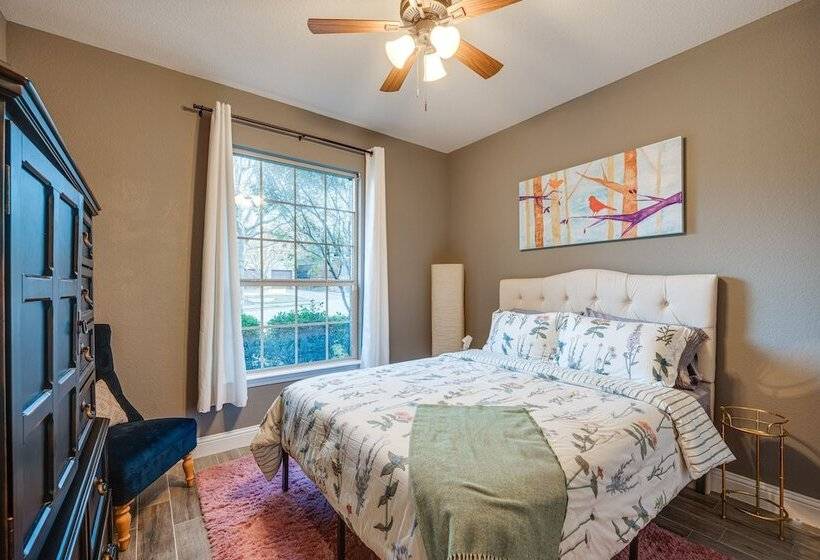 Sorrellwood  Mckinney Home W/ Pool: 4 Mi To Dtwn!