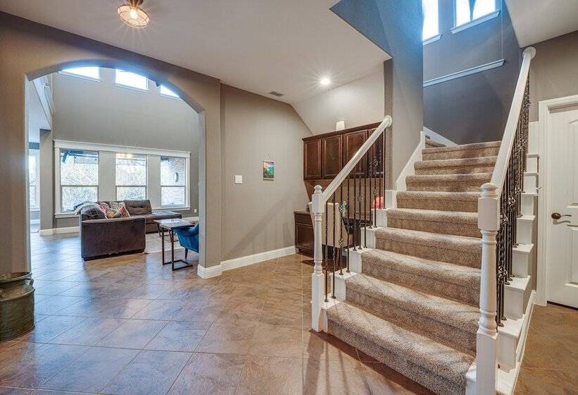 Sorrellwood  Mckinney Home W/ Pool: 4 Mi To Dtwn!