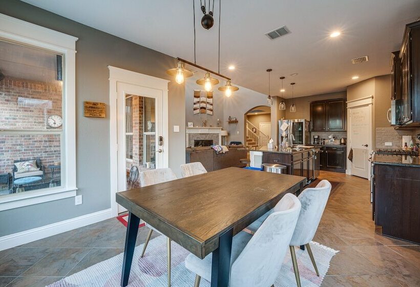 Sorrellwood  Mckinney Home W/ Pool: 4 Mi To Dtwn!