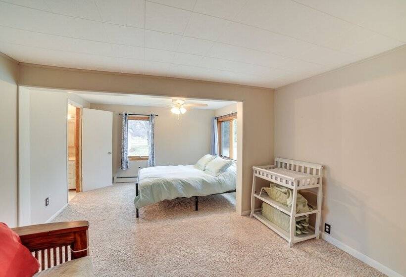 Menominee Waterfront Home W/ Private Beach Access!