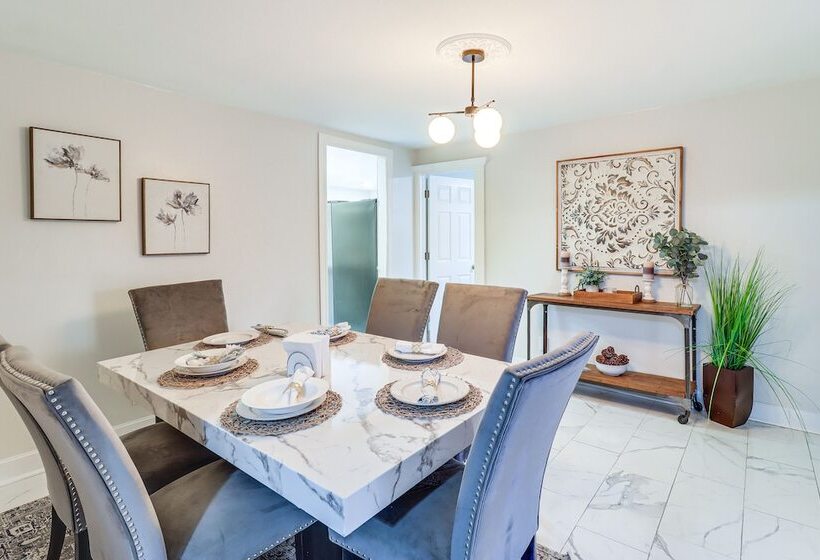 Michigan Retreat W/ Screened In Porch, Near Lakes!