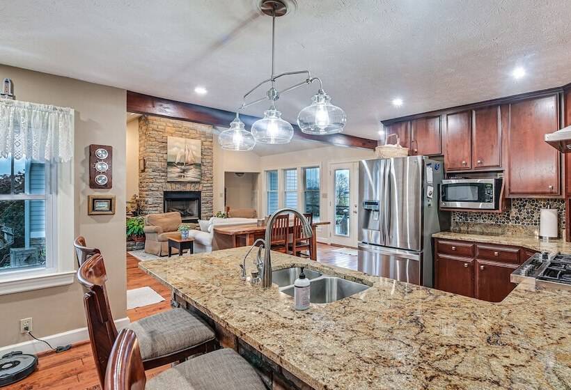 Midway Home On 22 Acres Near Bourbon Trail!