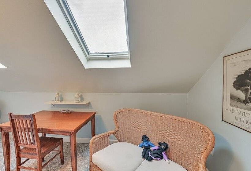 Midway Home On 22 Acres Near Bourbon Trail!