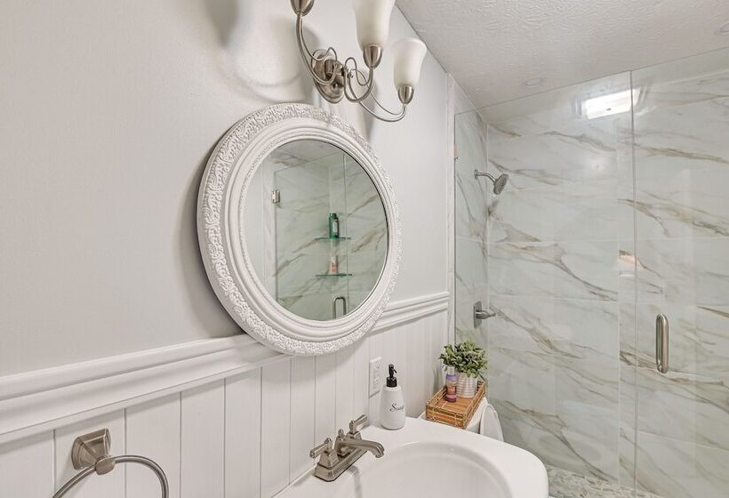 Midway Home On 22 Acres Near Bourbon Trail!