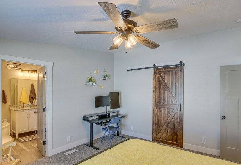 Modern Bloomington Home ~ 10 Mi To Bear Lake!