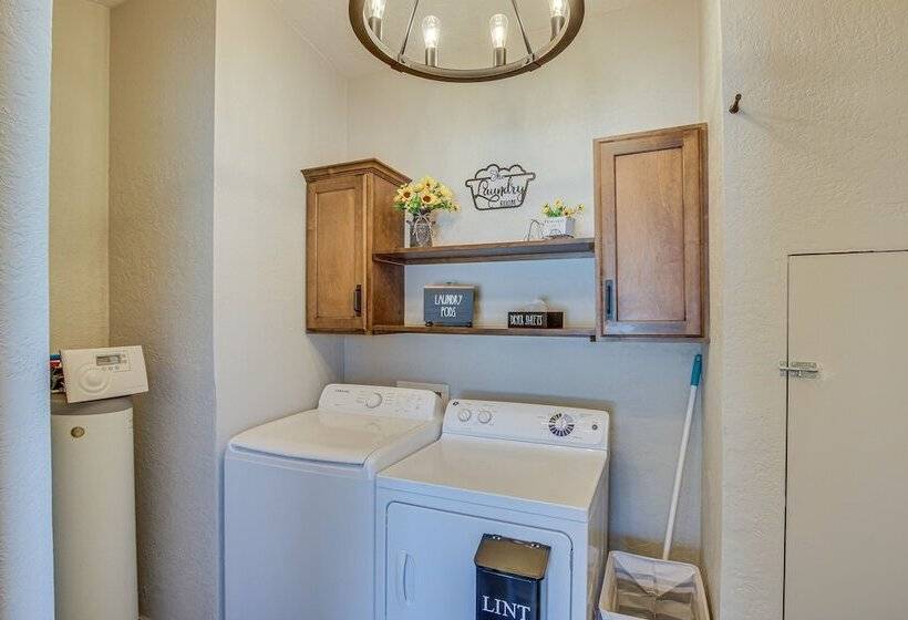 Modern Bloomington Home ~ 10 Mi To Bear Lake!