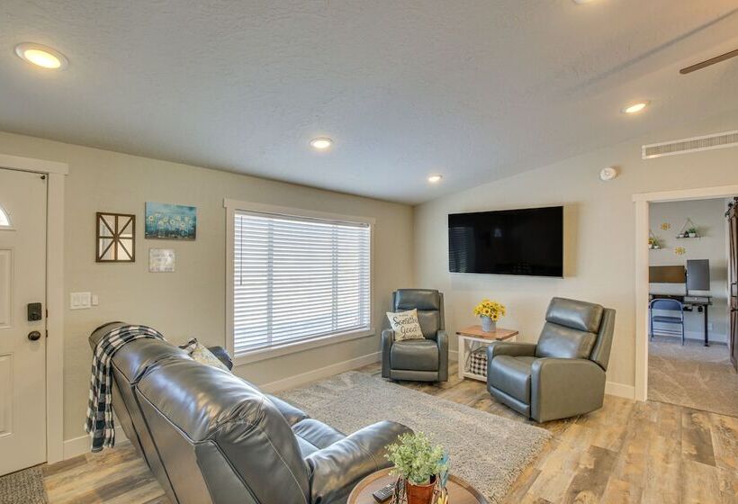 Modern Bloomington Home ~ 10 Mi To Bear Lake!