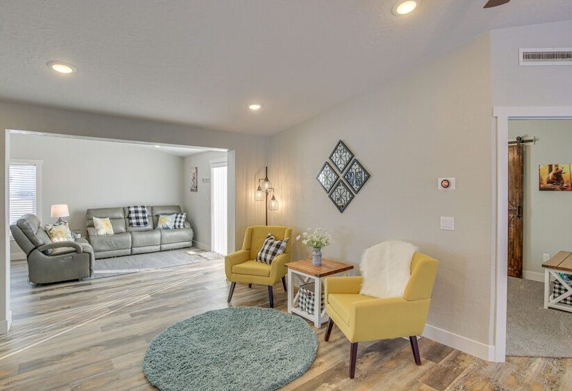 Modern Bloomington Home ~ 10 Mi To Bear Lake!